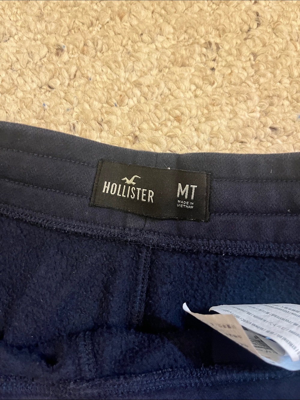Men’s Hollister sweatpants - Picture 2 of 4